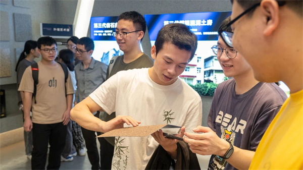 廣東藥科大學師生參觀巴德士